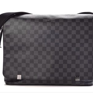 Louis Vuitton Damier Graphite GM messenger bag